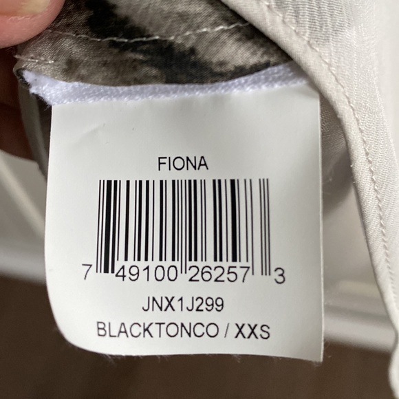 BCBG Maxazria Sheer Blouse Size: XXS - Picture 6 of 6